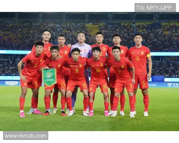 中国足球明星现役球员风采与成就全面解析